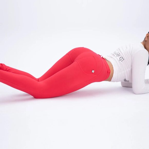 Red Pants - Low rise Butt Lifting Yoga Pants Booty Pop Pants - Activewear - Picture 6 of 9